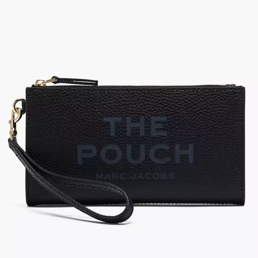 🆕️ Marc Jacobs Black Textured Wristlet